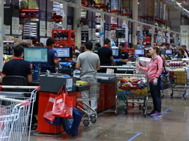 Advierten sobre posible faltante de café, papel higiénico y alimento para mascotas 