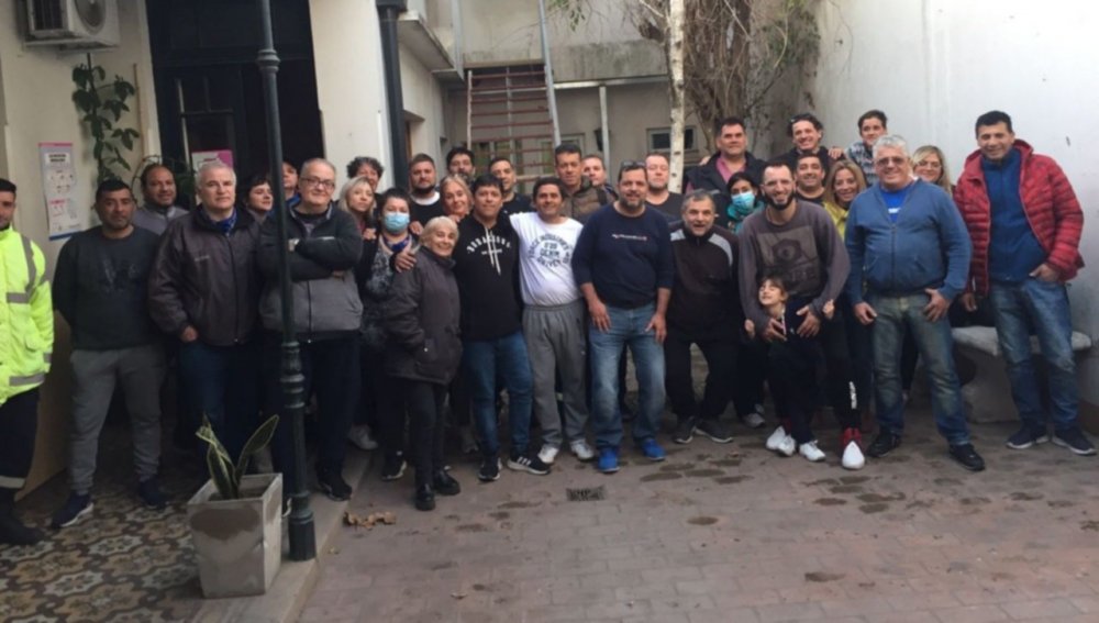 Trabajadores municipales se declararon en estado de alerta tras una asamblea