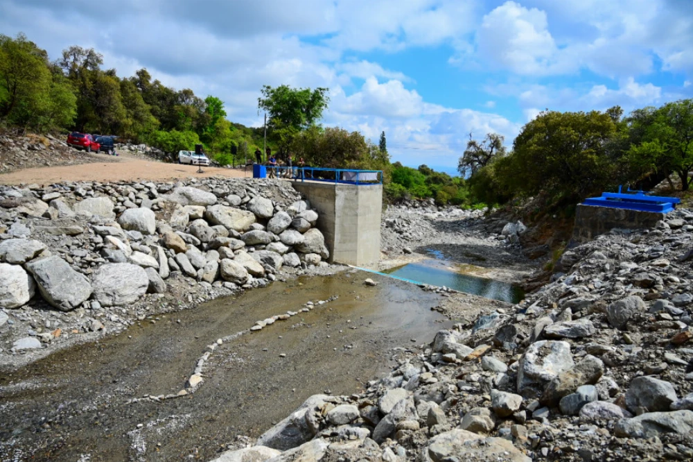 Solicitan a la comunidad de Merlo reducir consumo de agua por obras en una planta